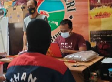 Pelaku Pencuri mobil saat jalani penyidikan