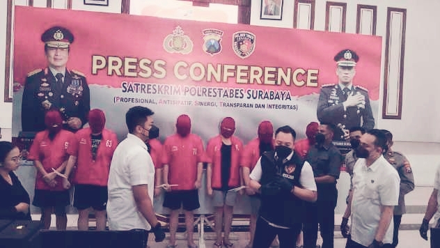 Kasat Reskrim AKBP Mirzal Maulana pamerkan 6 penjudi online