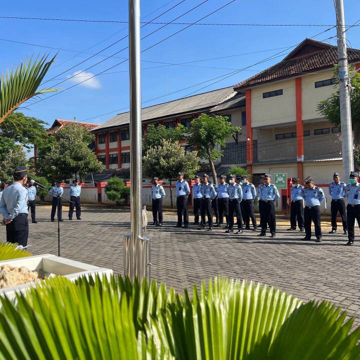 Apel pagi seluruh pegawai Lapas Narkotika Kelas IIA Pamekasan