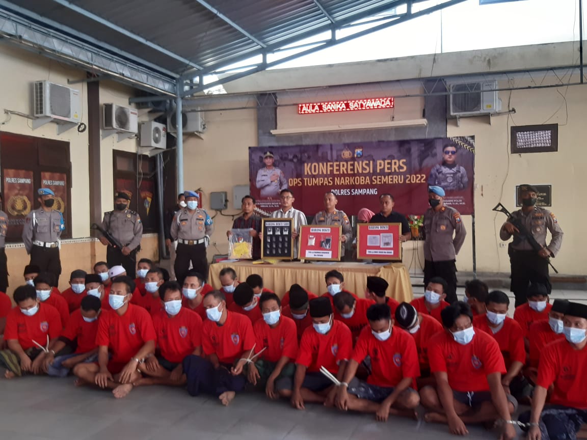 Tersangka narkoba di Polres Sampang