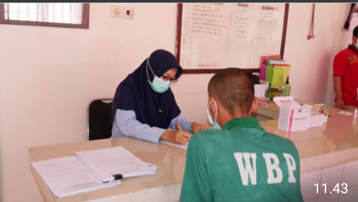 Cek Kesehatan Penghuni Lapas Narkotika Pamekasan