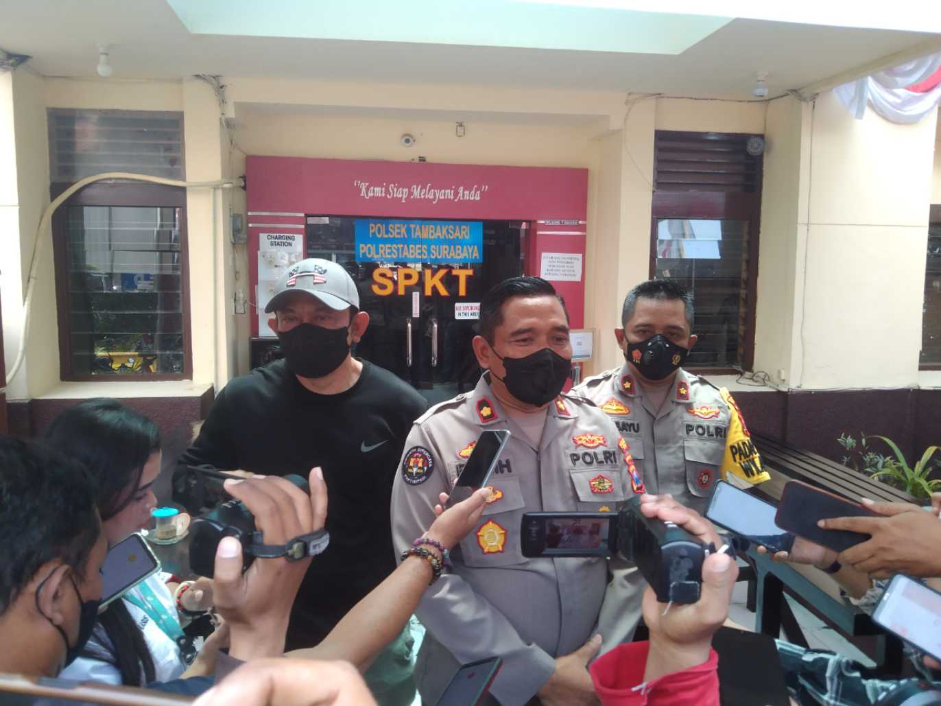 Kasi Humas, Kapolsek dan Kanit Tambaksari Surabaya