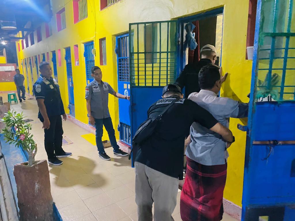 razia Blok hunian Lembaga Pemasyarakatan (Lapas) Kelas II A Pamekasan