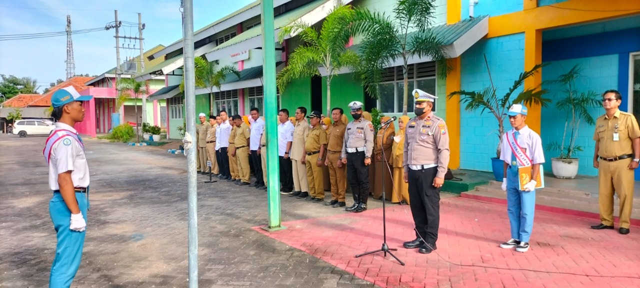 Polisi di Sampang, Goes To School Sosialisasi paska Operasi Zebra 2022