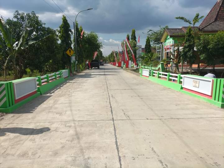 Pembangunan jembatan di Bojonegoro 