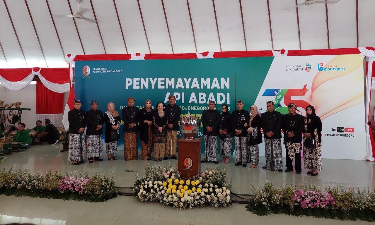 HJB, Kirab Api Abadi dari Khayangan Api ke Pendopo Malowopati Bojonegoro 
