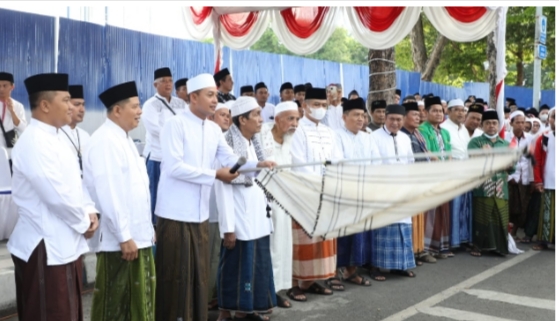 Ridwan santri di Sampang ikuti jalan-jalan sehat hari Santri