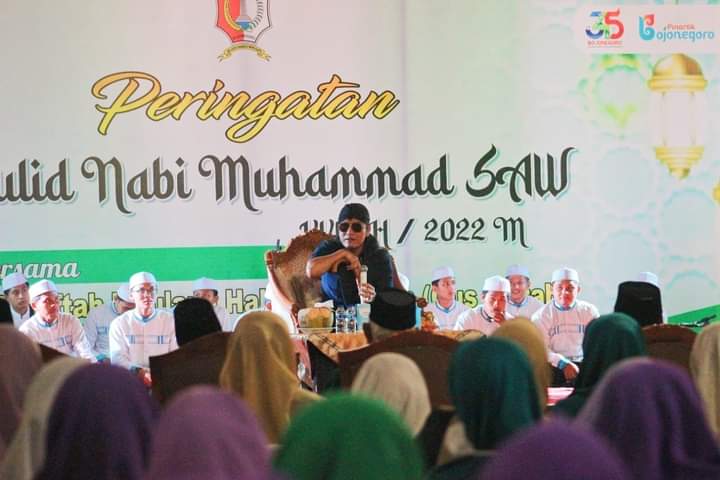 peringatan Maulid Nabi Muhammad SAW 1444 H/ 2022 M bersama Gus Miftah di Bojonegoro 