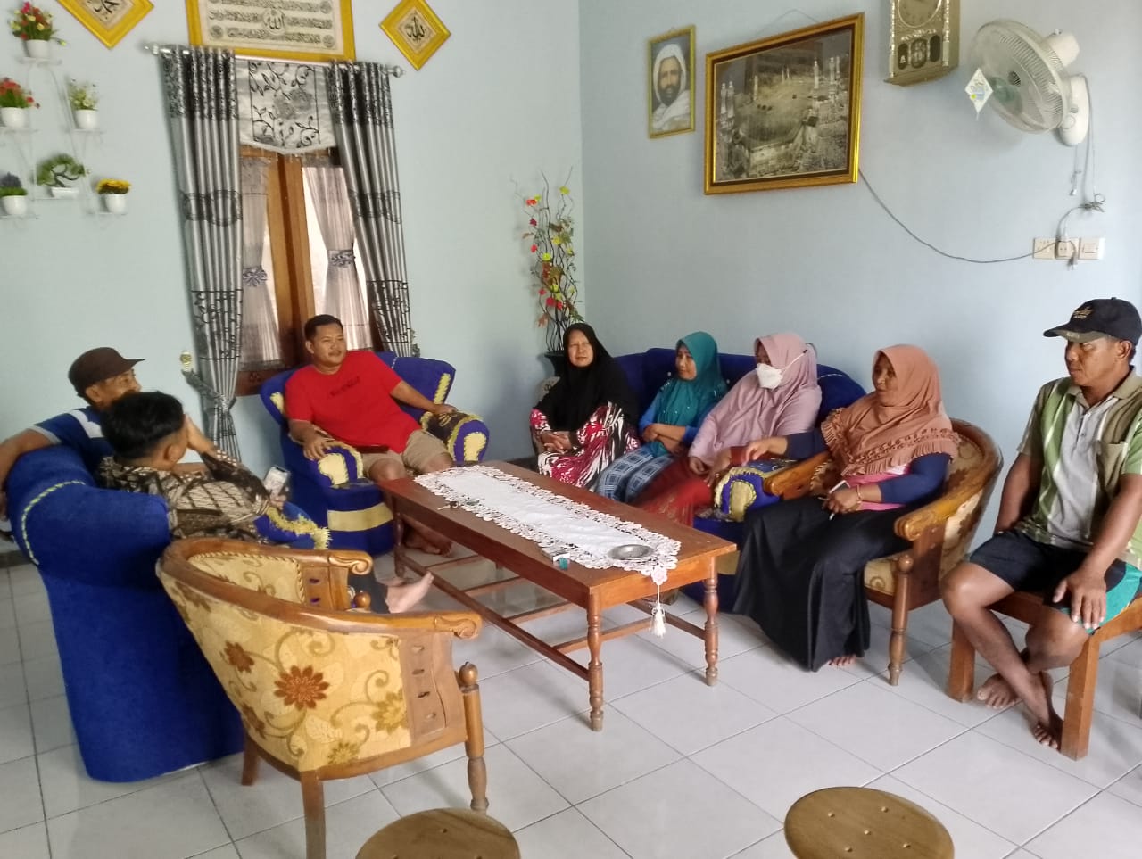 Warga sekitar perusahaan beton Maher Beton (MB) yang berada di Dusun Jepar RT 35/04 Desa Dander Kecamatan Dander
