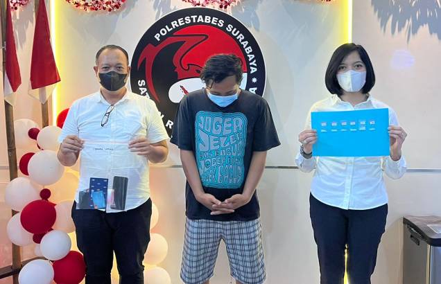Tengah, Pengedar sabu yang ditangkap Polrestabes Surabaya