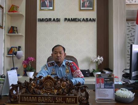 Kepala Kantor Imigrasi (Kakanim) Kelas III Non TPI Pamekasan, Imam Bahri S.H, M.H.