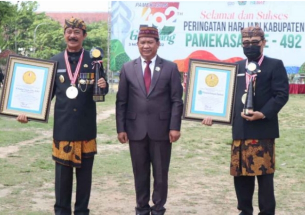 Penghargaan dari Lembaga Prestasi Indonesia Dunia untuk Pamekasan 