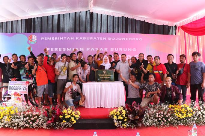 Bupati Bojonegoro meresmikan Pasar Burung Buana Lestari