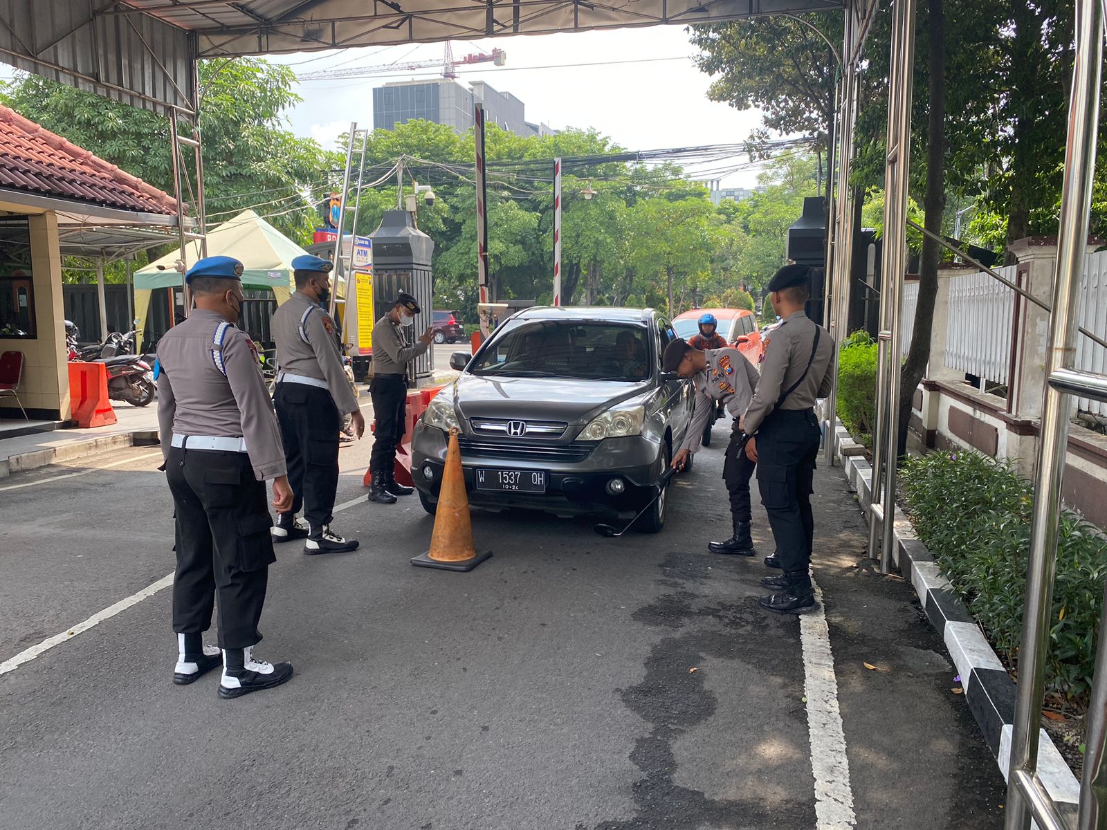 Polda Jatim Tingkatkan Penjagaan Pasca Ledakan 