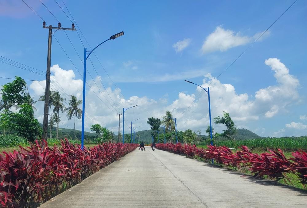 perangkat Desa Kandangan, tokoh masyarakat, tokoh agama, karang taruna dan lainnya.