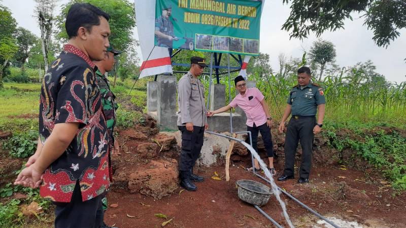 Dandim Pamekasan 0826 meresmikan bantuan sumur bor Kasad