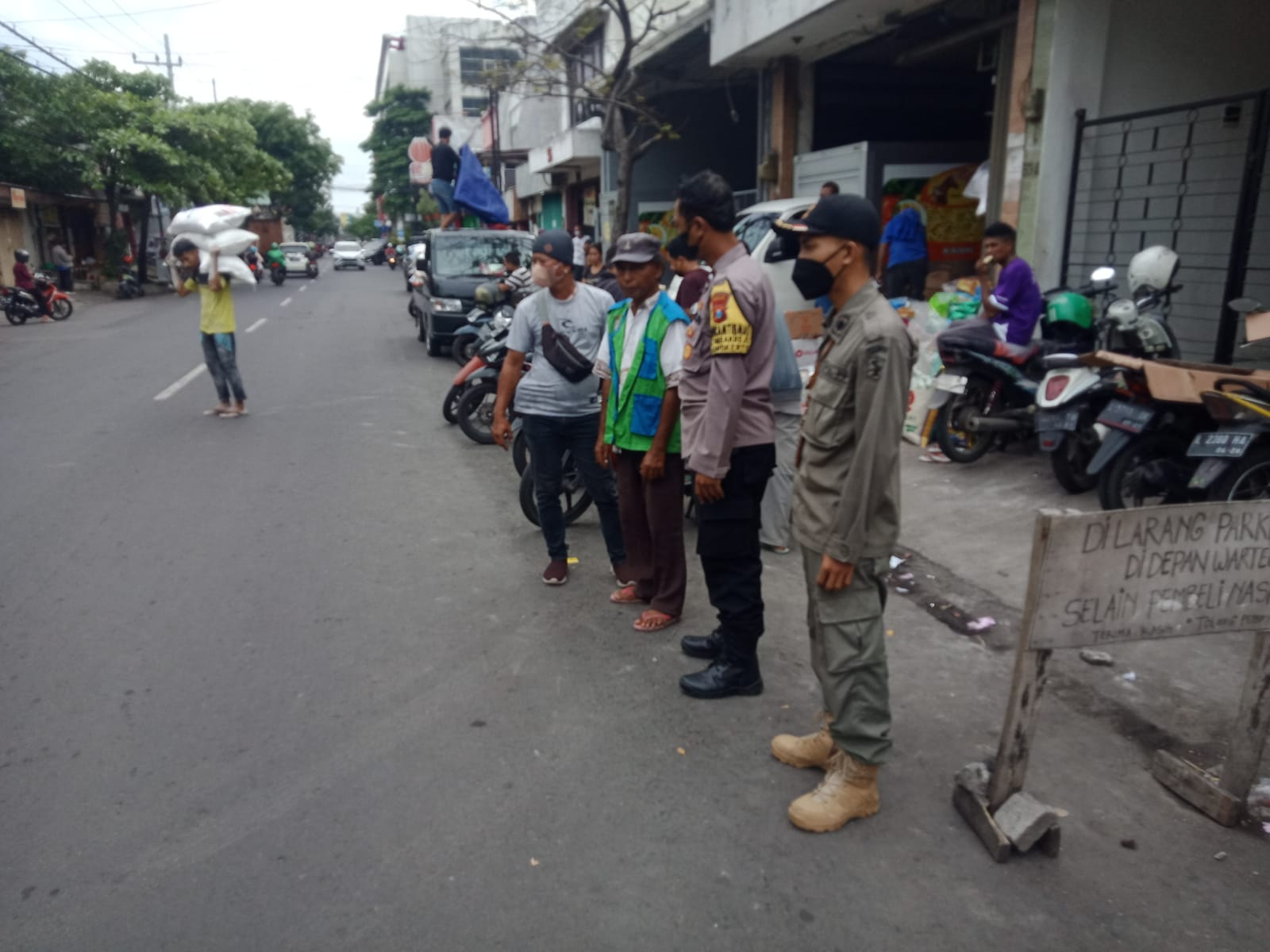 Polsek Simokerto bersama tiga pilar