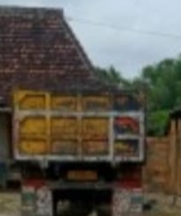 Truk yang diduga mengangkut BBM