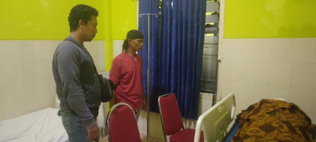 Korban banjir Sampang usai dievakuasi petugas
