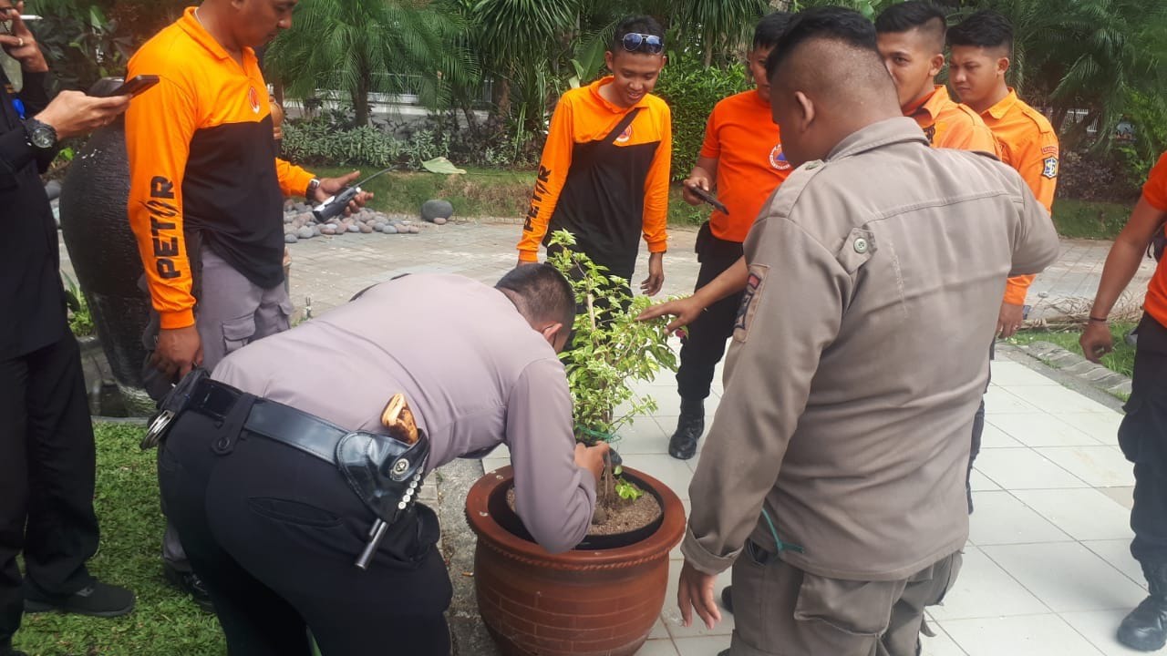 Penemuan Granat di Balai Kota Surabaya