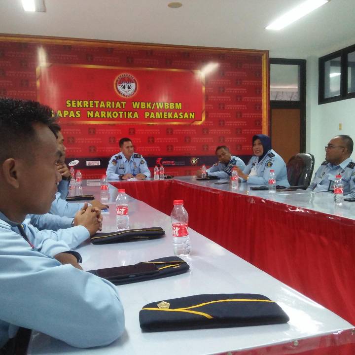 Lapas Narkotika Pamekasan rapat antar seksi