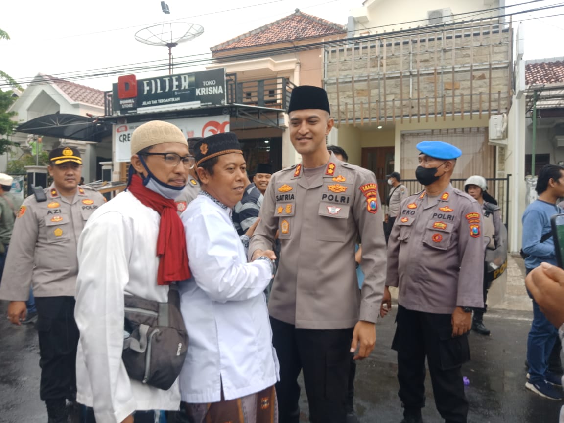 Demo terkait aliran sesat di Pamekasan