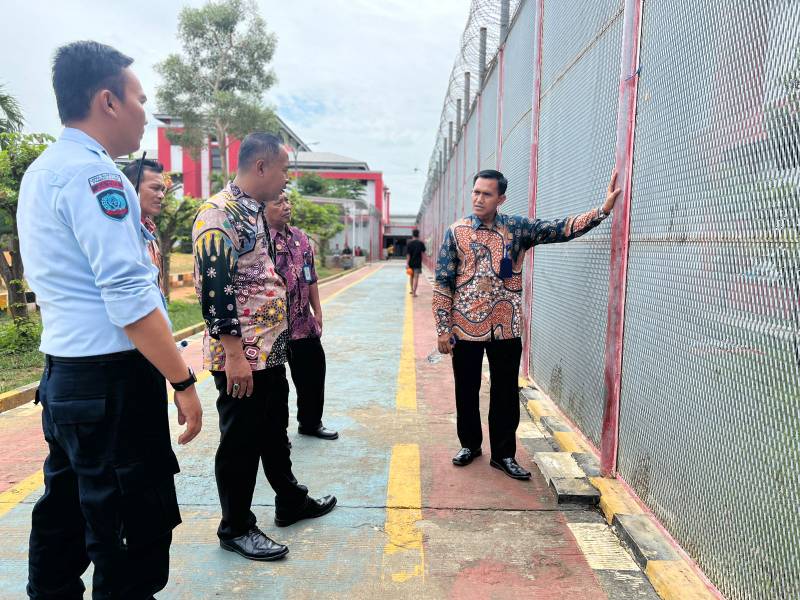 Kalapas Narkotika Kelas IIA Pamekasan Sambangi WBP