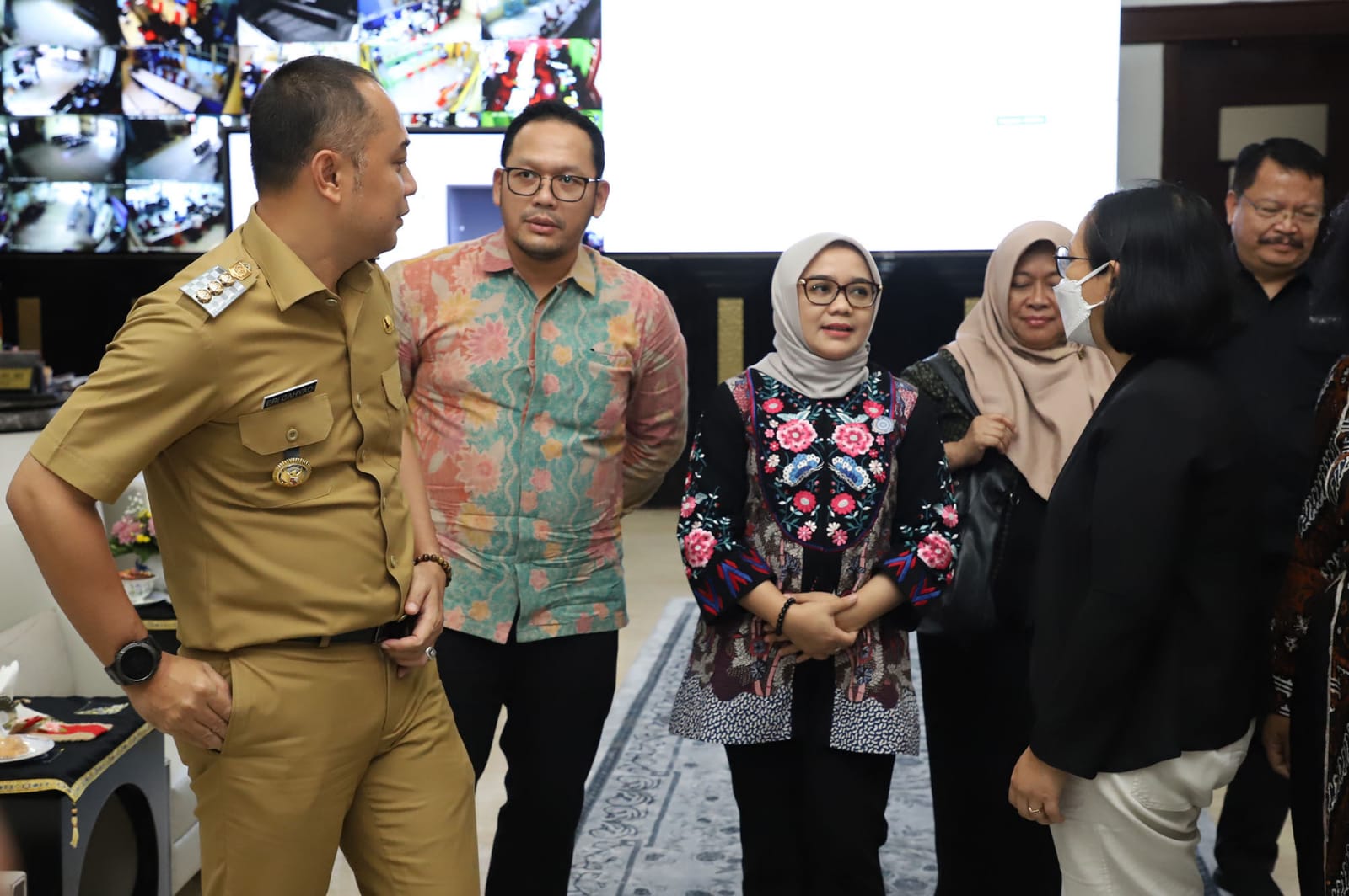Wali Kota Surabaya Eri Cahyadi bersama jajaran Pemerintah Kota (Pemkot) Surabaya 