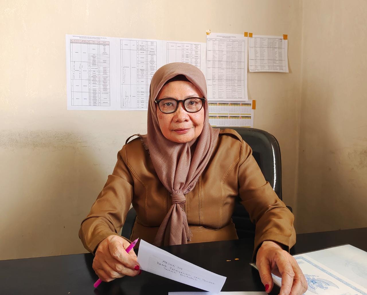 Kepala Bidang (Kabid) Pelayanan dan Pendaftaran Penduduk Disdukcapil Buru, Masna 
