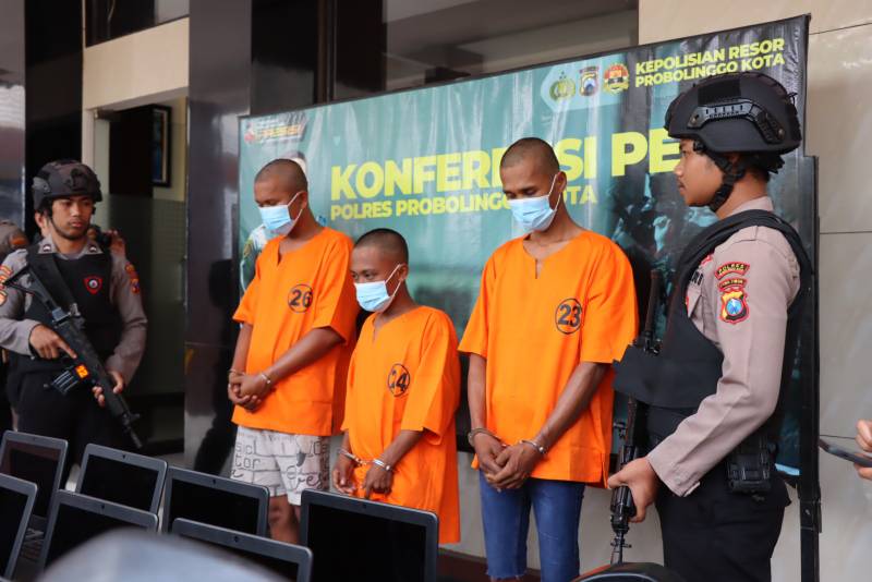 Tiga pelaku pembobol sekolah di Polres Probolinggo Kota