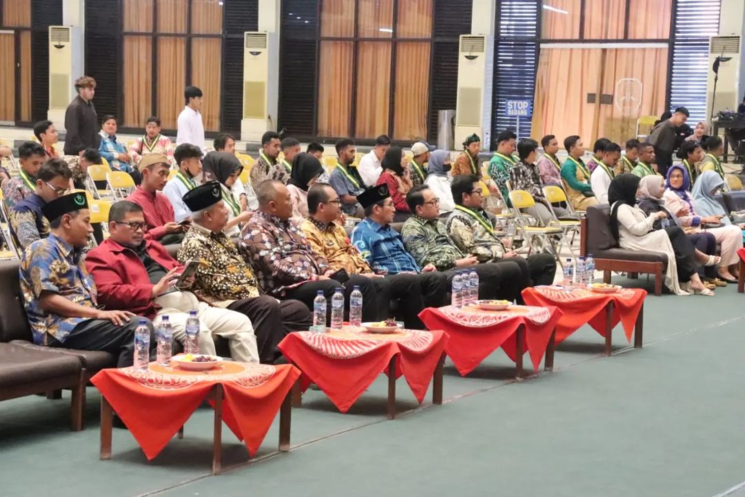 Kongres SEMMI (Serikat Mahasiswa Muslimin Indonesia), ke VIII, di Islamic Center, Surabaya
