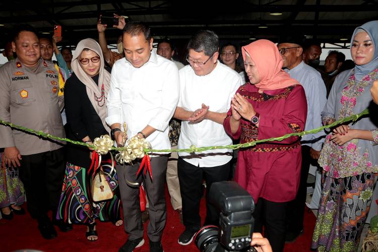 Walikota Surabaya Eri Cahyadi Meresmikan Pasar Induk Surabaya Sidotopo 