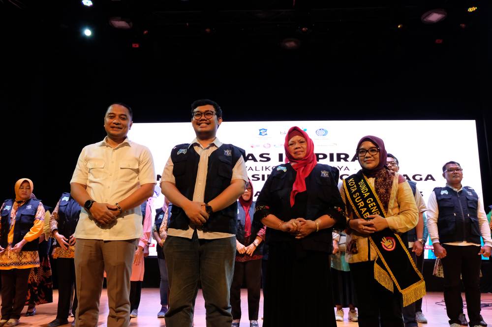 Wali Kota Eri Cahyadi bersama DPRD Surabaya membangun sumber daya manusia (SDM)
