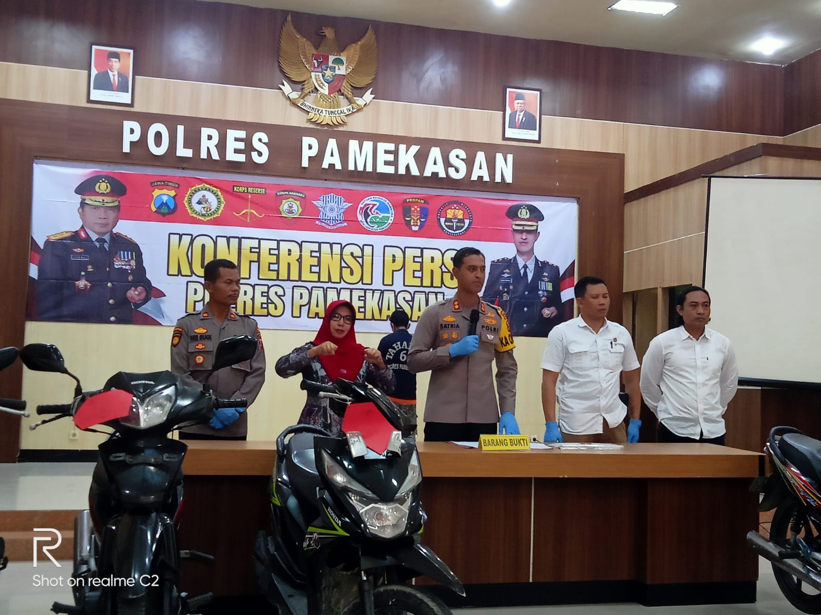 Kapolres Pamekasan Pamerkan barang bukti