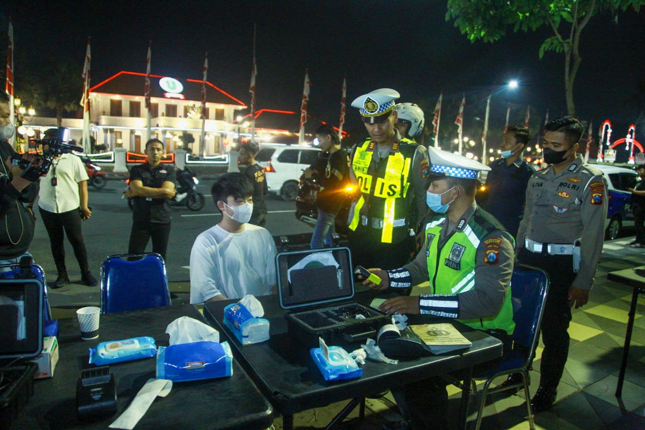 Razia gabungan Satlantas Polrestabes Surabaya