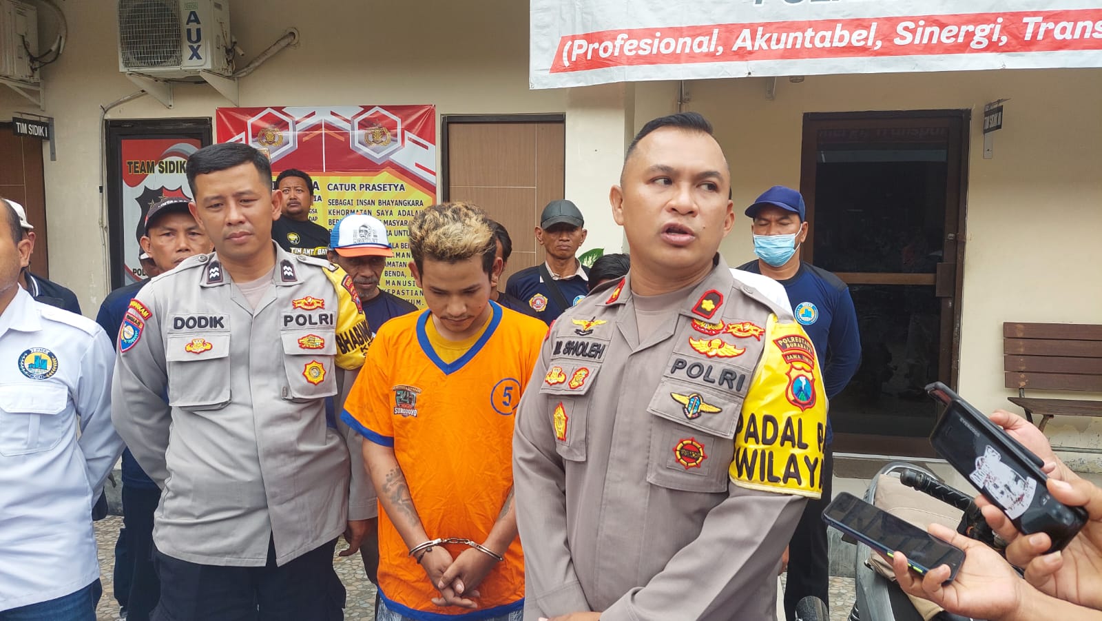 Kapolsek Sukolilo Pamerkan pelaku dewasa pencuri motor