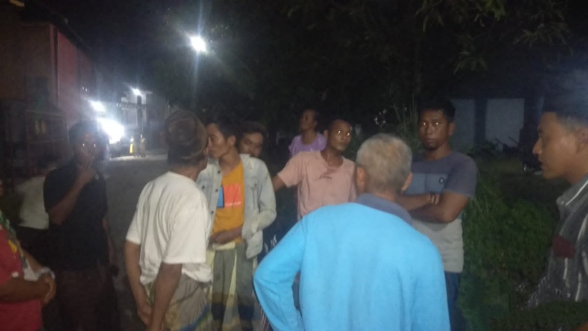 Maling di Sampang saat diamankan oleh warga