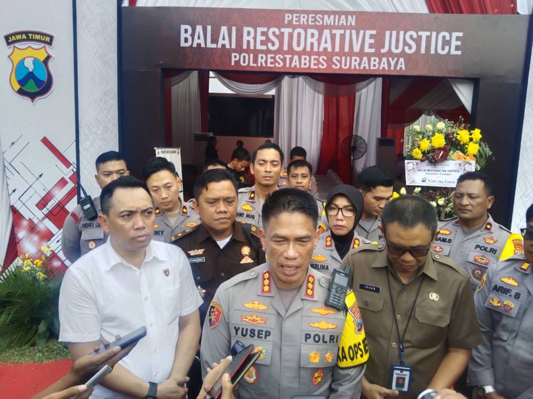Kombes Pol Yusef Gunawan dan Kasat Reskrim Polrestabes Surabaya AKBP Mirsal Maulana