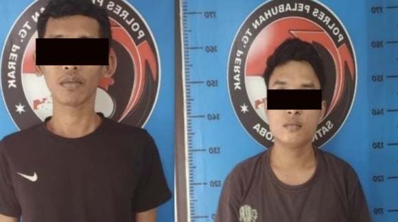 Dua pelaku pemilik sabu sabu di Polres Tanjung Perak