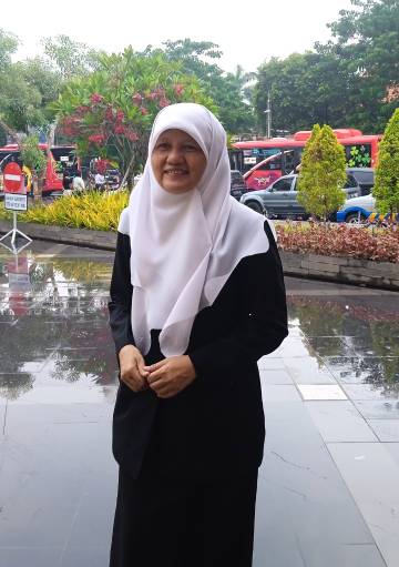 Wakil ketua DPRD Kota Surabaya Reni Astuti