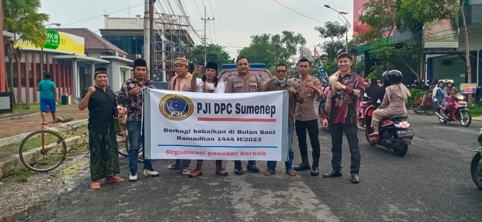 PJI Sumenep Bagi bagi Takjil 