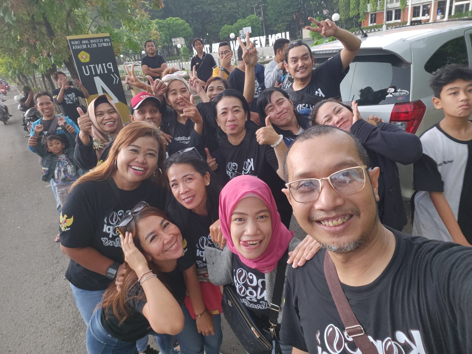 Keluarga besar KNS Bagikan Takjil Gratis