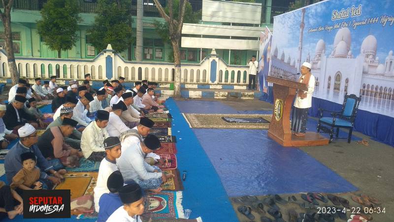 Bupati dan Wakil Bupati Sampang Beserta Jajarannya Gelar Sholat Ied Bersama Warga