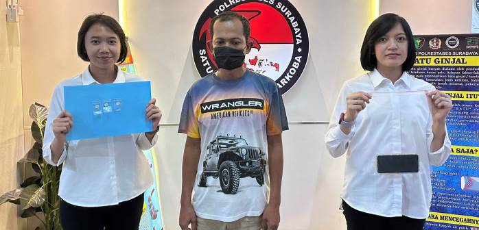 Pengedar sabu diapit anggota Polrestabes Surabaya 