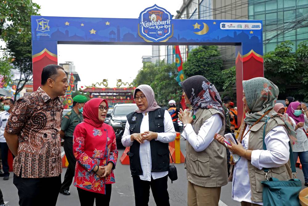Wali Kota Surabaya Eri Cahyadi bersama Sekretaris Daerah (Sekda), dan jajaran Asisten serta Perangkat Daerah (PD) hadir dalam event Ngabuburit di Kya-kya,