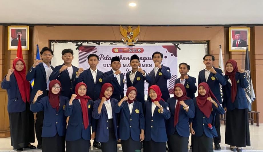 Pengurus Ultras Manajemen atau Badan Semi Otonom UTM