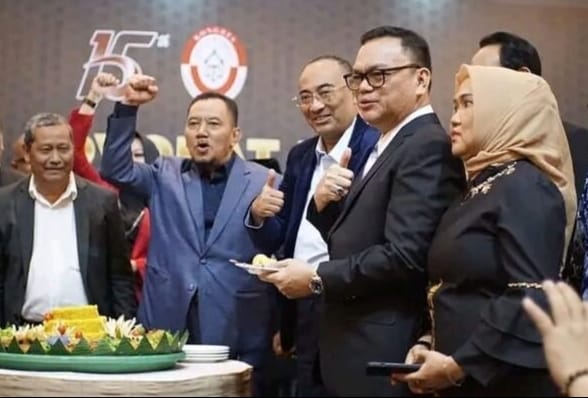 Bupati Empat Lawang Satu Satunya Kepala Daerah Mendapat Piagam Penghargaan Kongres Advokat indonesia