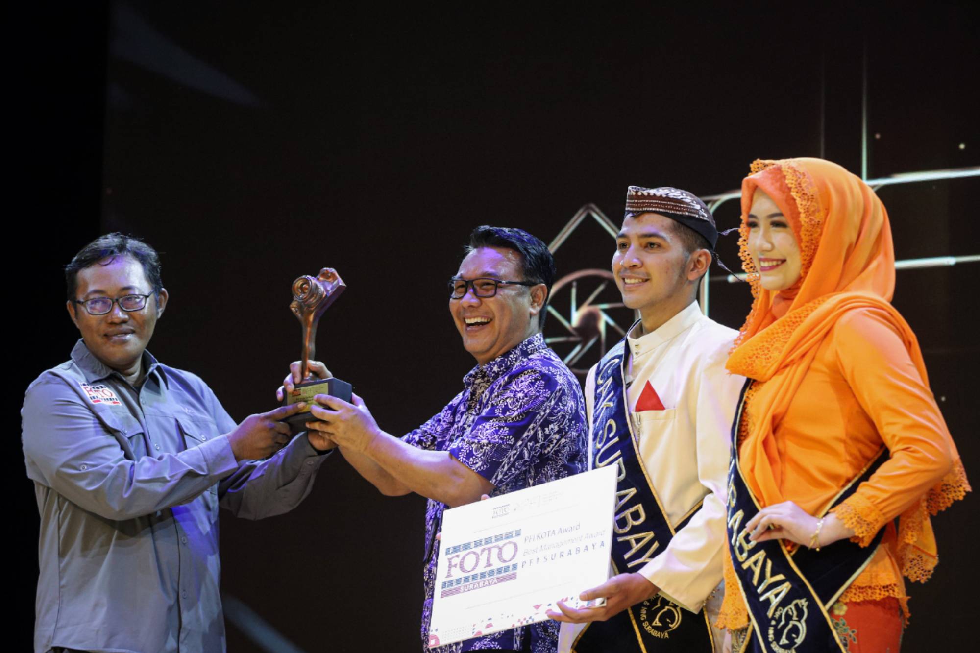 Wali Kota Eri Cahyadi Raih Penghargaan Tokoh Peduli Pers APFI 2023