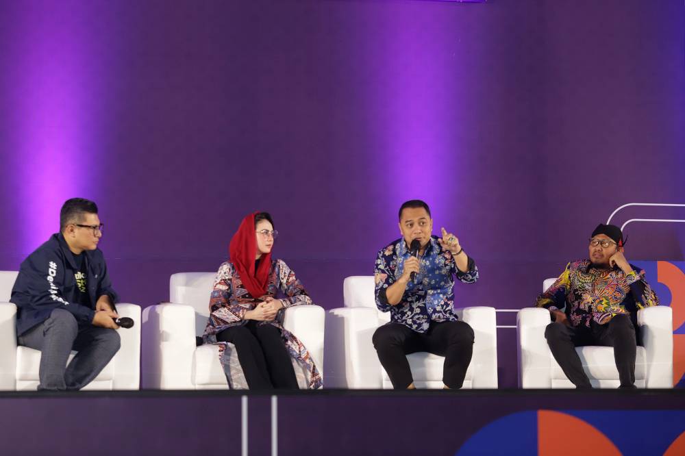 Wali Kota Surabaya Eri Cahyadi menghadiri acara #DemiIndonesia Berani Bergerak di Universitas Airlangga (Unair) Surabaya