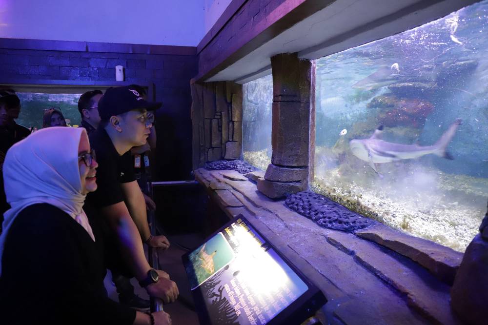 Wali Kota Eri juga mengakui bahwa sejak awal penasaran dengan konsep Surabaya Night Zoo